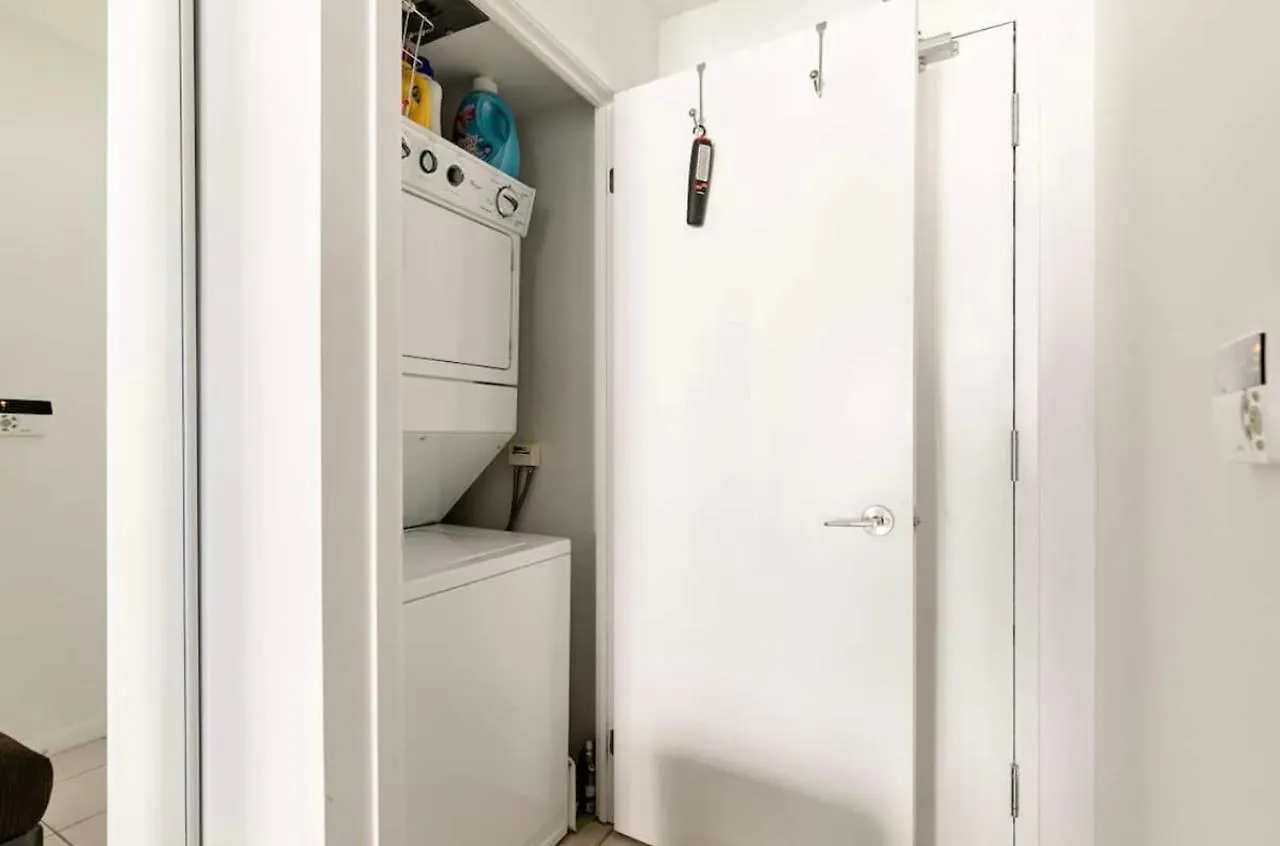 Downtown Toronto+Free Parking+Cn Tower View Apartment
