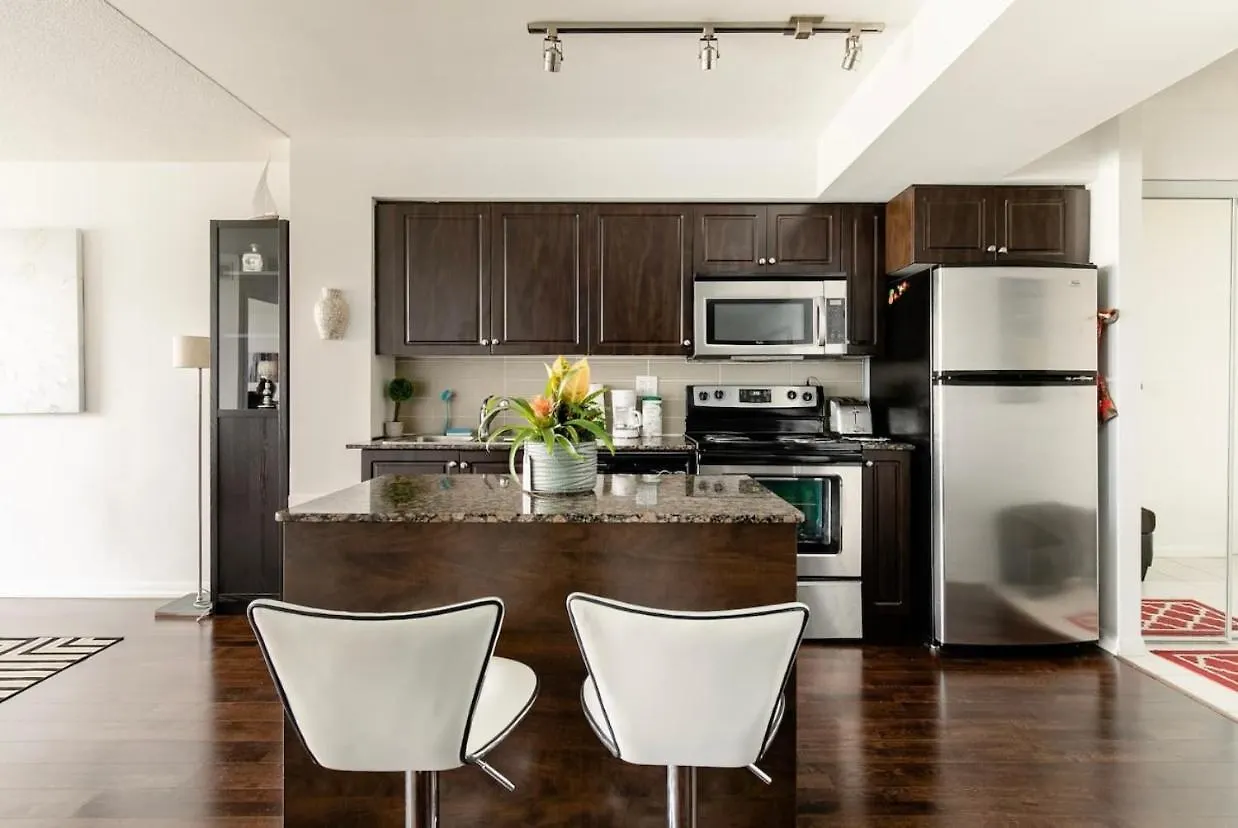 Downtown Toronto+Free Parking+Cn Tower View Apartment